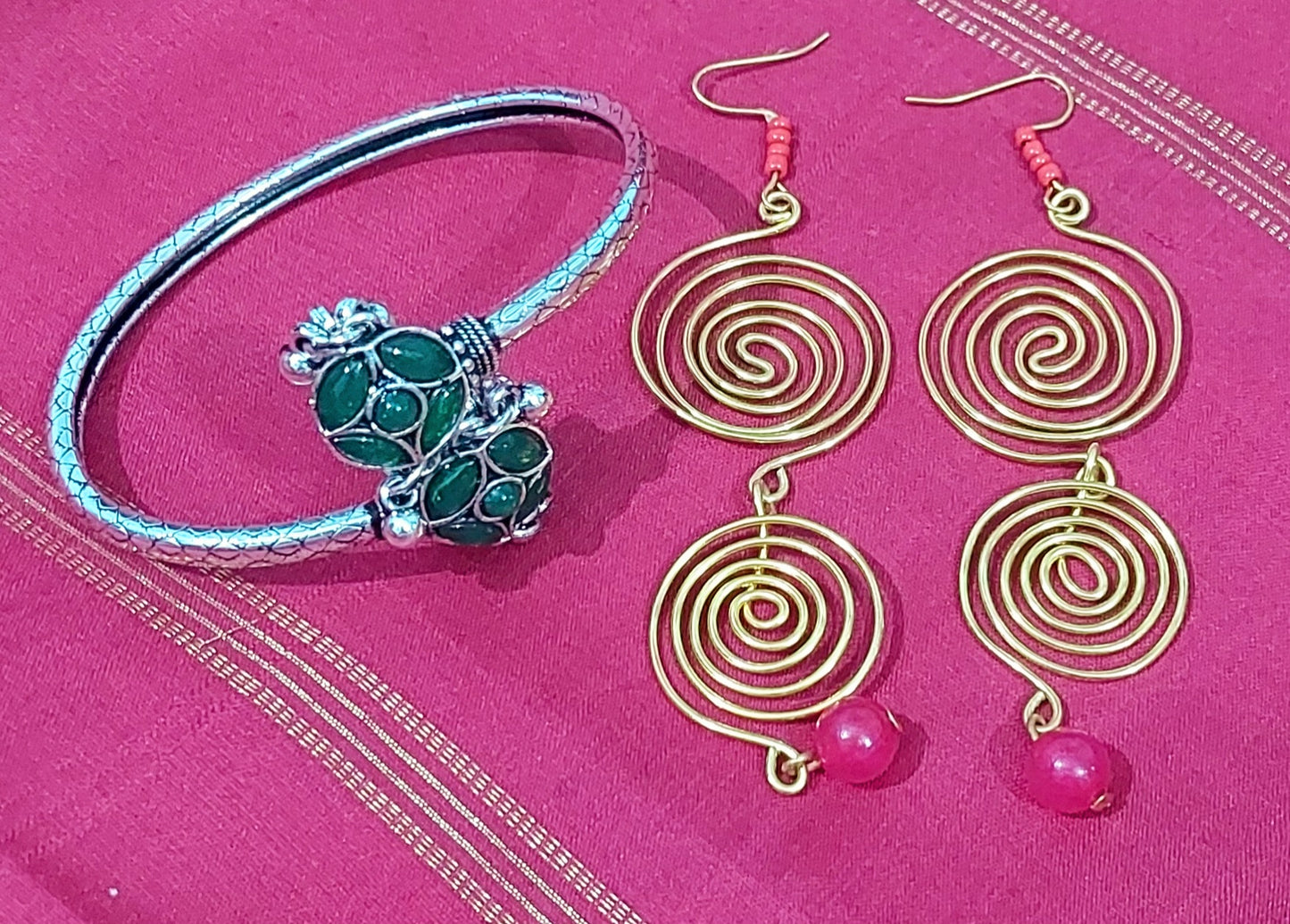 Oxidised silver matt green kundan fancy bracelet with handcrafted gold spiral beads earring