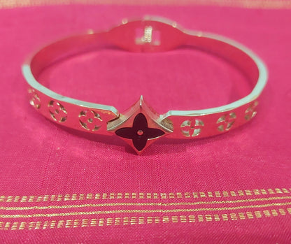 Rose gold fancy anti tanish bracelet kada