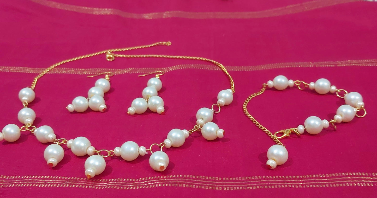 Pearl bead necklace matching earrings with bracelet