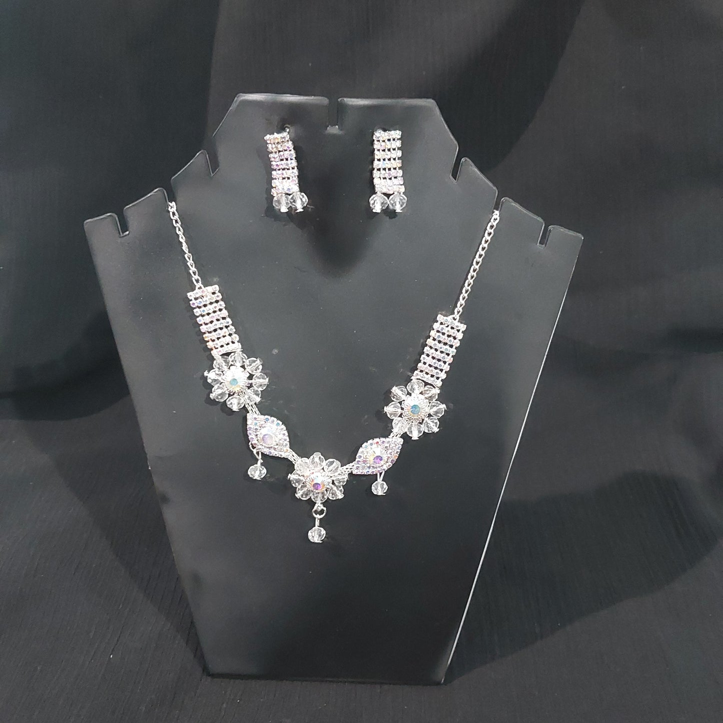 Silver AD stones & crystals necklace & earrings