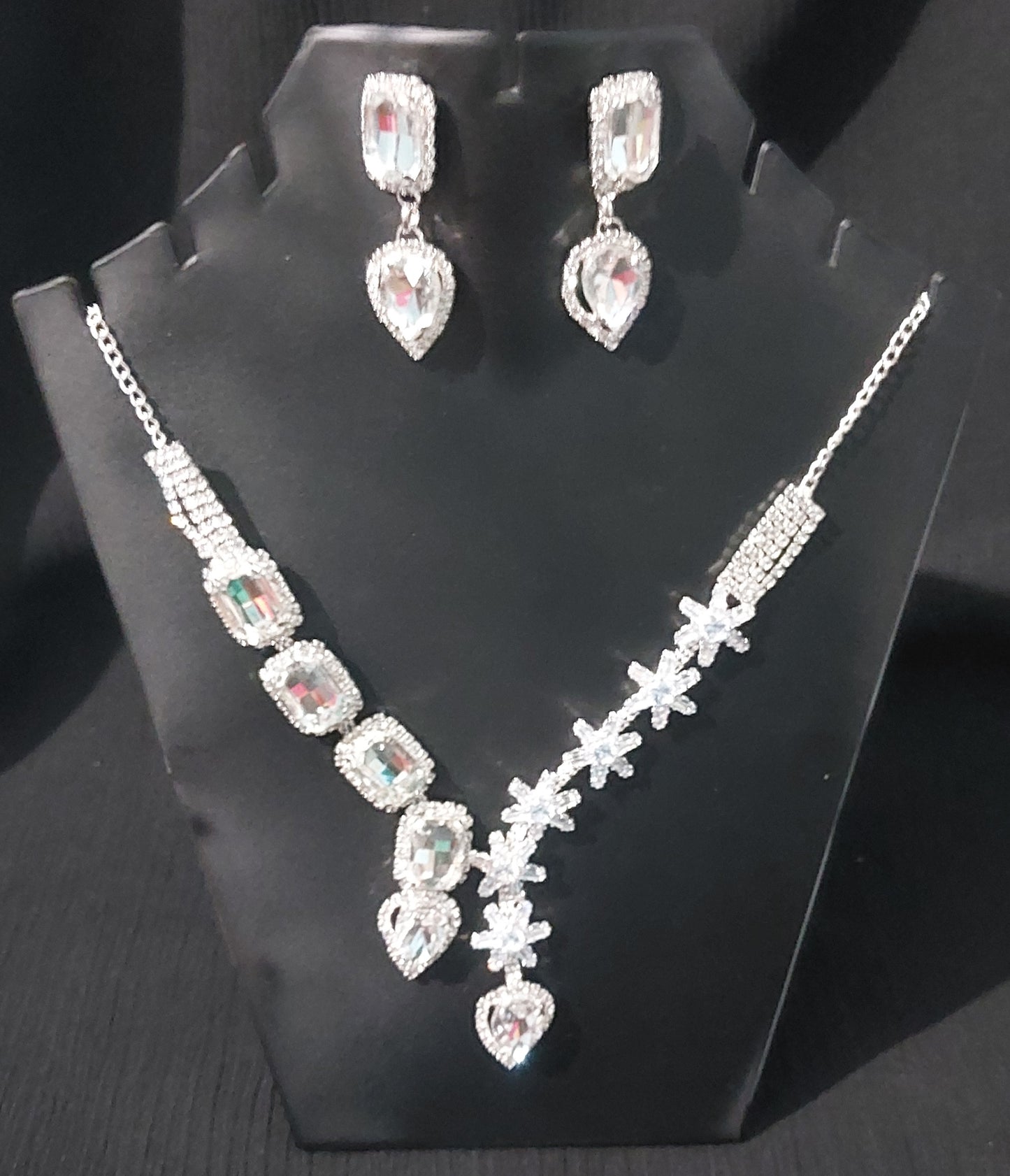 AD stone,monalisa stones & crystals necklace & earrings