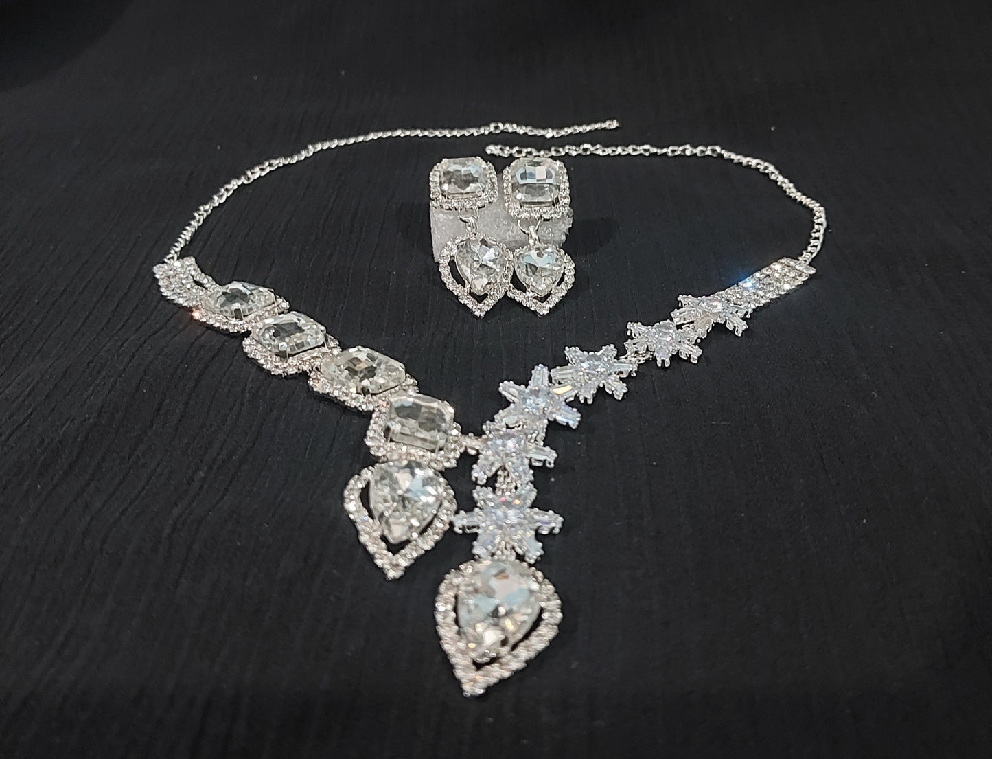 AD stone,monalisa stones & crystals necklace & earrings