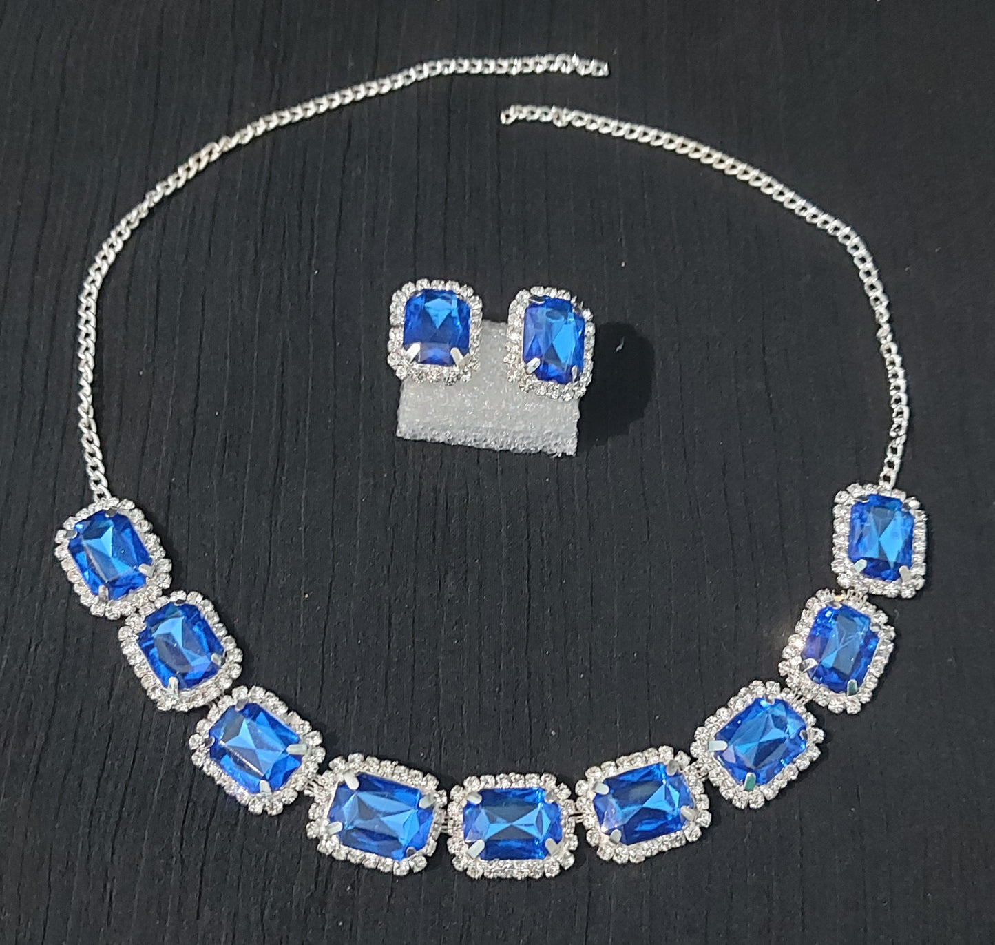 Silver AD Blue necklace with earrings