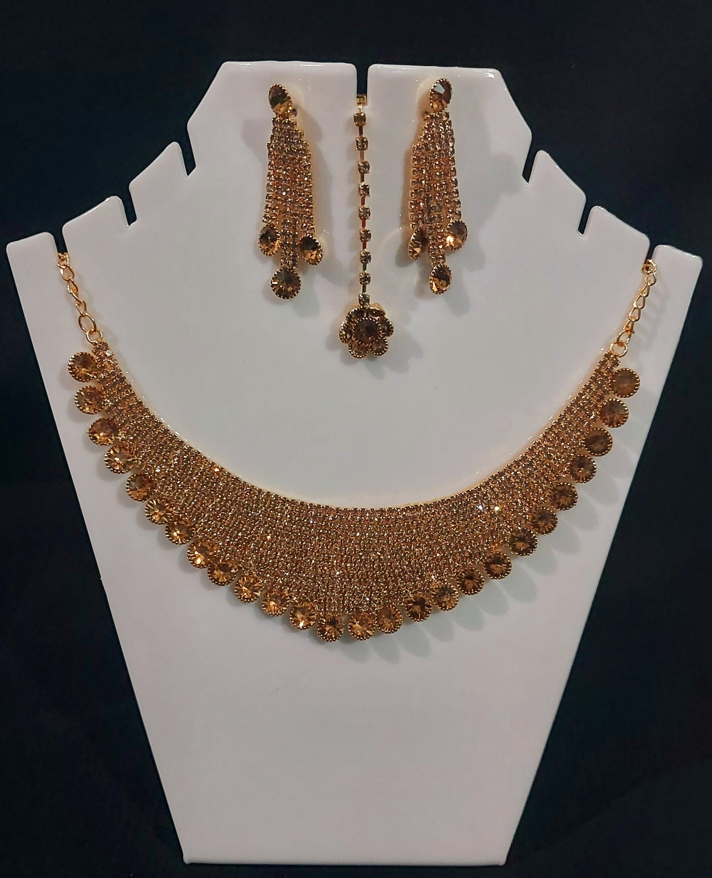 AD stones & Matt finished kundan gold shade necklace & earrings