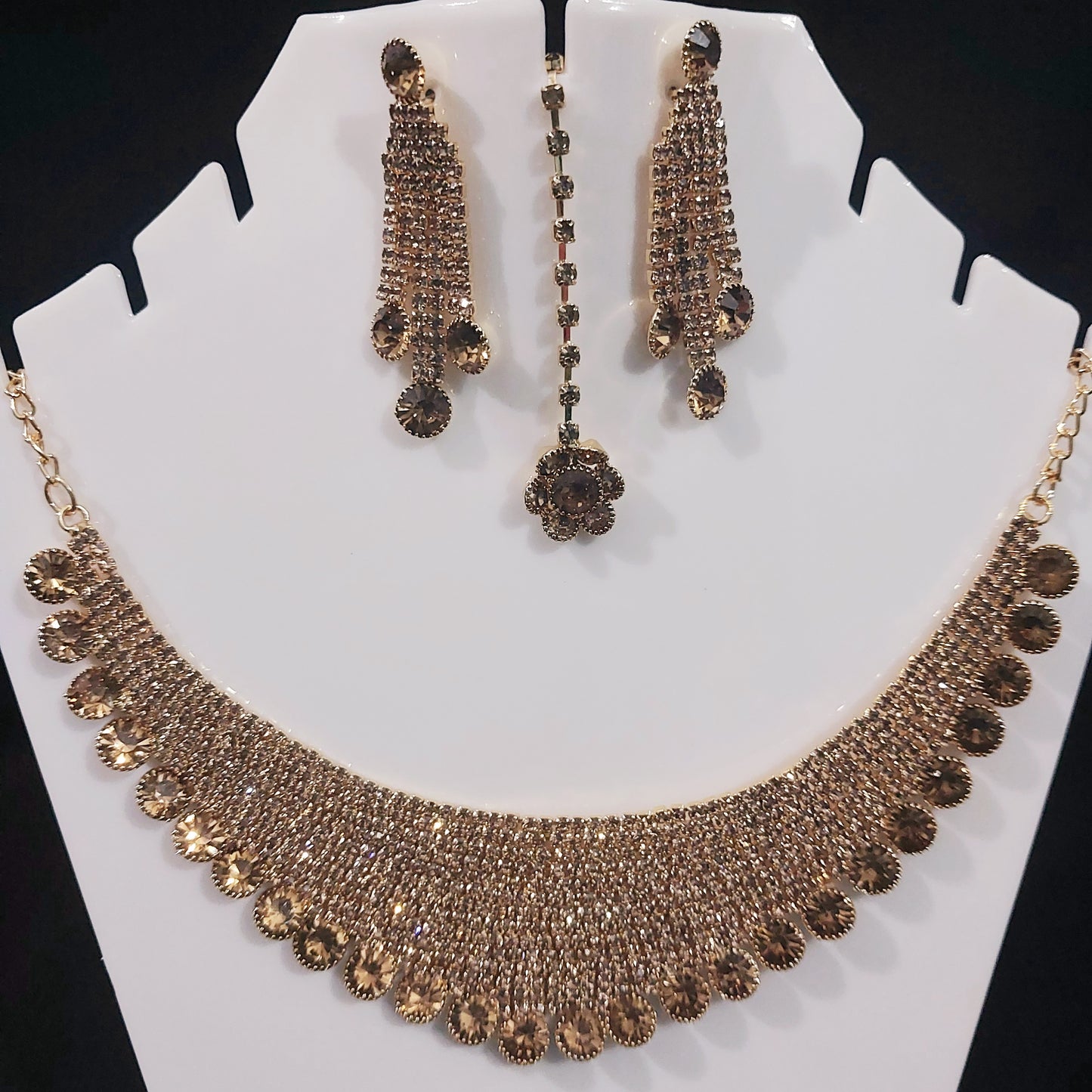 AD stones & Matt finished kundan gold shade necklace & earrings