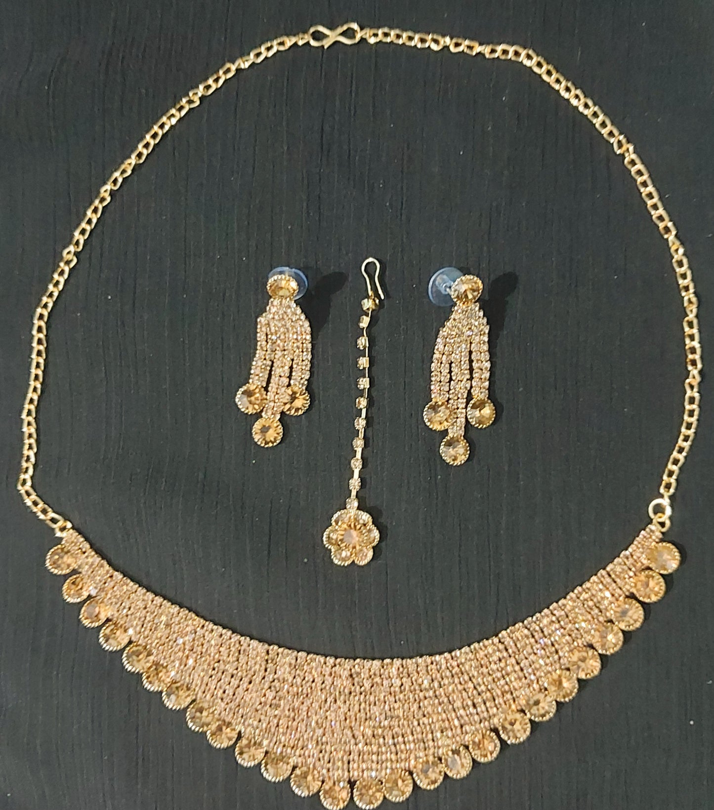 AD stones & Matt finished kundan gold shade necklace & earrings