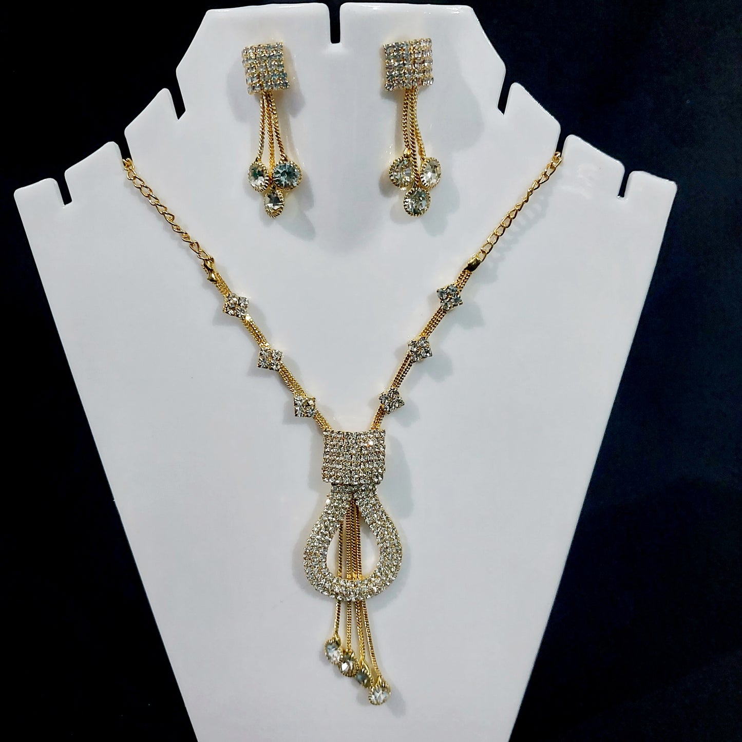 AD stones gold necklace & earrings