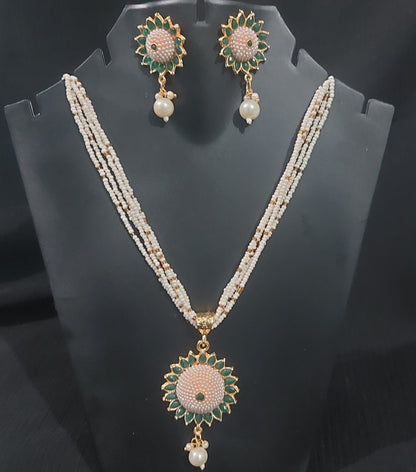 Matt finished kundan seed bead & pearl necklace &earrings