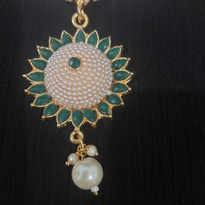 Matt finished kundan seed bead & pearl necklace &earrings