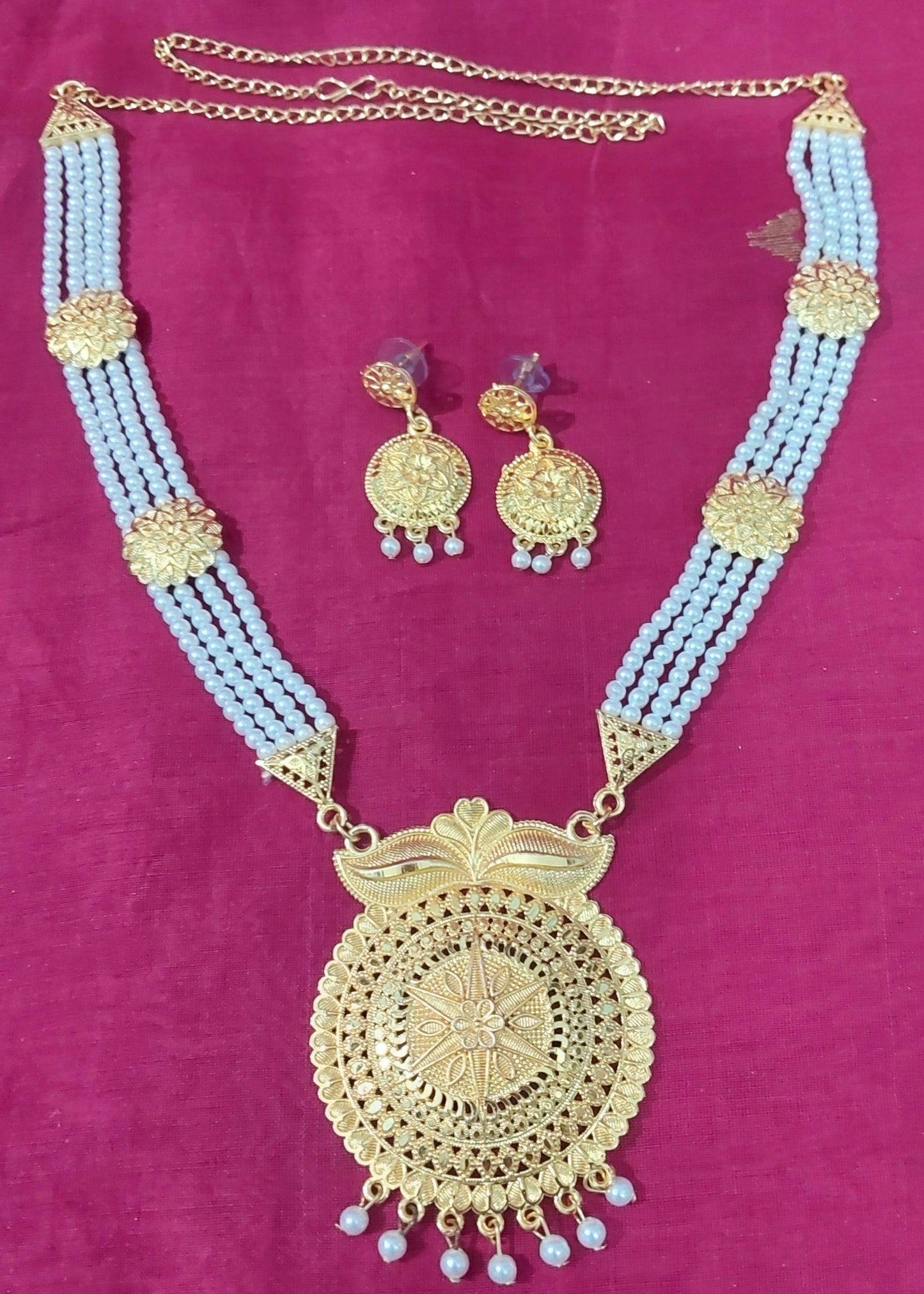 Pearl gold necklace & earrings