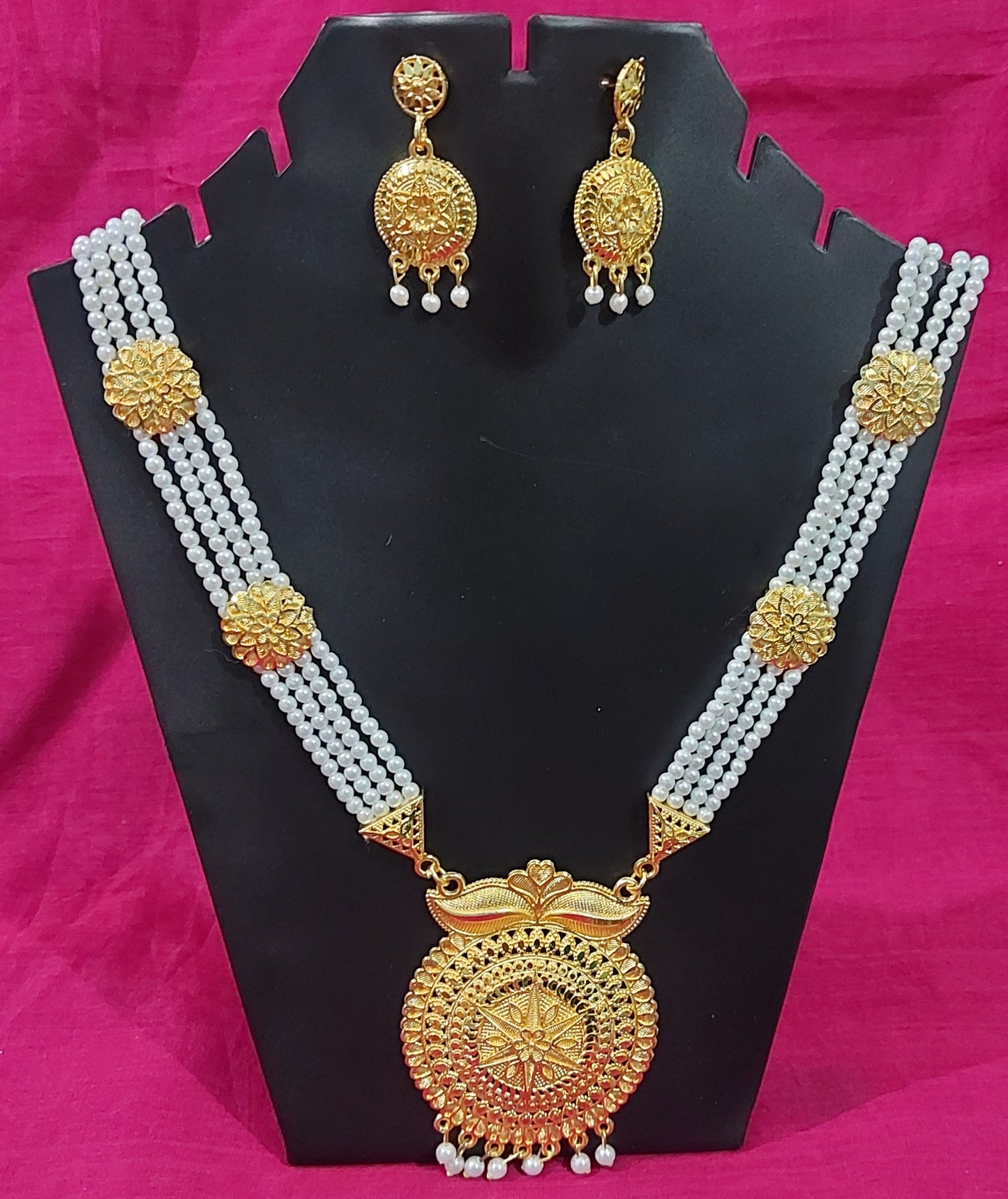 Pearl gold necklace & earrings